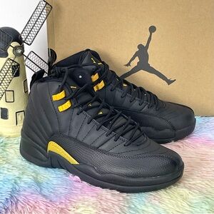 Jordan Men's Sneakers in Black and Yellow
